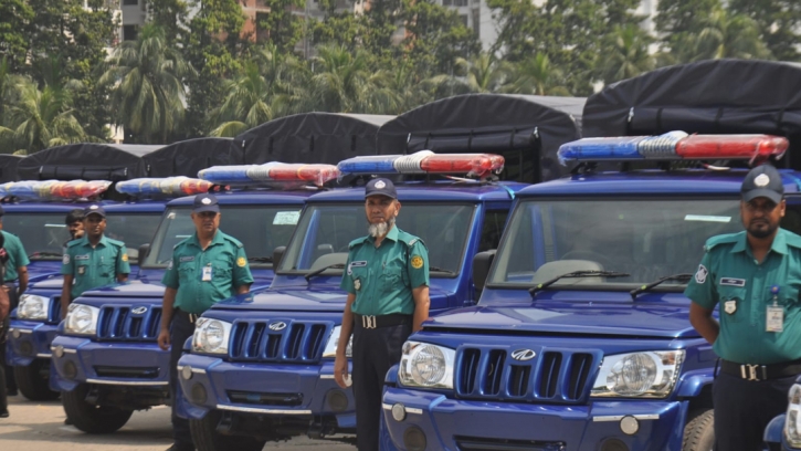 নতুন ১০টি গাড়ি পেল ডিএমপির ১০ থানা