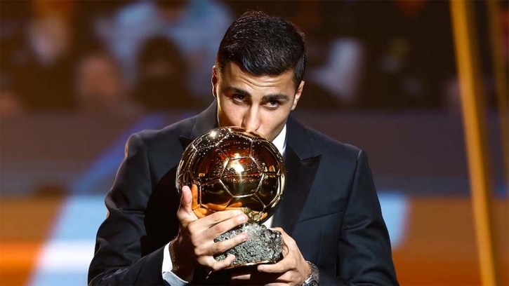 Man City and Spain midfielder Rodri wins men’s Ballon d’Or