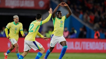 Brazil snatch late win over Chile