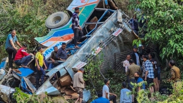 At least 23 killed as bus falls into gorge in Uttarakhand