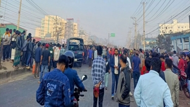 Workers block highway in Gazipur demanding wage hike