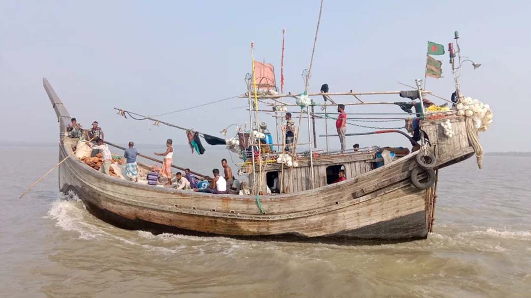 Bangladeshi fisherman killed in firing from Myanmar; 2 injured