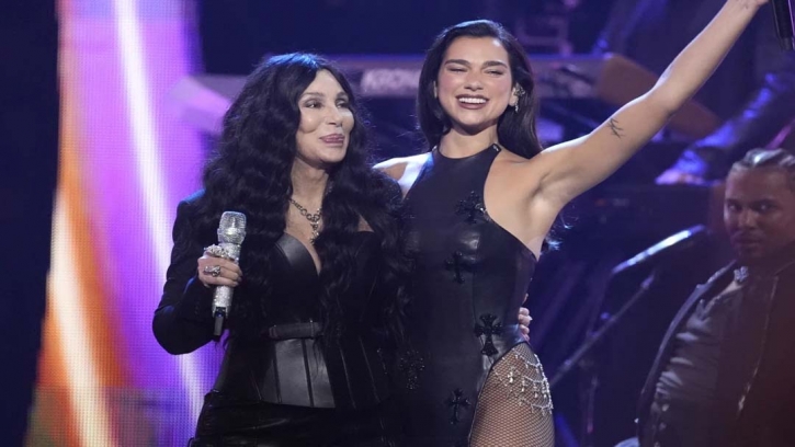 Rock & Roll Hall of Fame turns up starpower to induct Cher