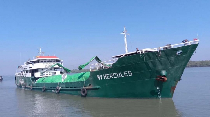 Arakan Army still holds one cargo vessel, traders express concerns