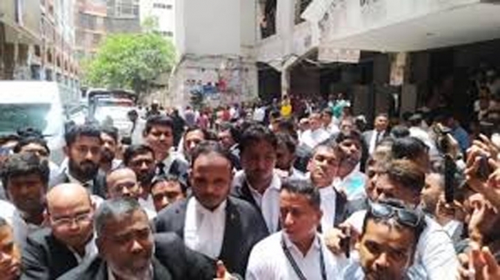 Lawyers stage ’March for Justice’ at Dhaka lower courts