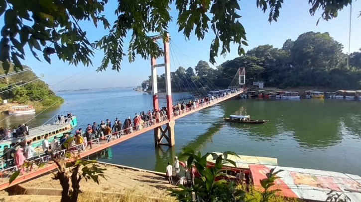 Rangamati sees tourist influx as winter sets in